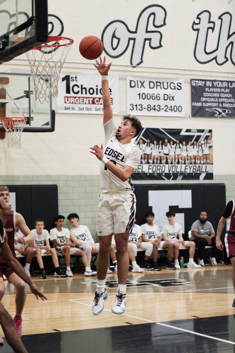 PHOTOS: EF Boys Basketball Dominates Southgate Titans 72-52